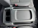 インストルメントパネル(ダッシュボード)に設置された収納スペースのことです。もともとは運転用手袋(グローブ)を収納するためのものでしたが、現在は車検証や自賠責保険証などの書類を収納するのに使われます!