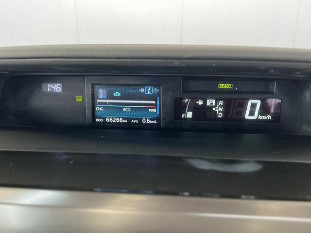 TOYOTA PRIUS ALPHA S