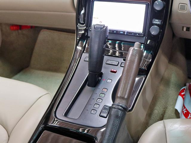 ソアラ ２．５ＧＴ－Ｔ　Ｌパッケージ　後期モデル　１ＪＺ－ＧＴＥ　２．５Ｌターボ　ＶＶＴ－ｉ　タイミングベルト交換済み　４ＡＴ　同色全Ｐ済み　サンルーフ　３．０Ｌ用革シート載せ替え　フジツボマフラー　アラゴスタ車高調　禁煙車　ＬＥＤヘッド（21枚目）