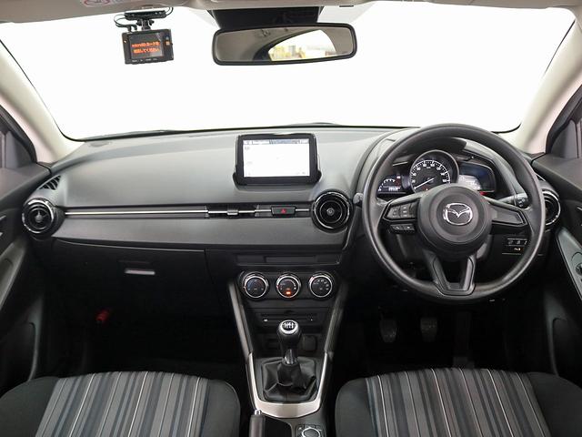ＭＡＺＤＡ２ １５Ｓ　６速ＭＴ　禁煙車　マツダコネクトナビＴＶ全周囲カメラ　コンフォート・ユーティリティＰＫＧ　パーキング・オーディオセットオプション　ＬＥＤヘッド　Ｆ／Ｒセンサー　ＡｐｐｌｅＣａｒＰｌａｙ　スマートキー（5枚目）