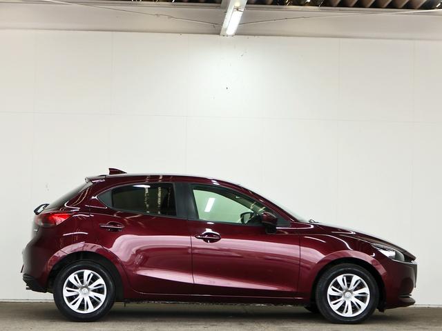 ＭＡＺＤＡ２ １５Ｓ　６速ＭＴ　禁煙車　マツダコネクトナビＴＶ全周囲カメラ　コンフォート・ユーティリティＰＫＧ　パーキング・オーディオセットオプション　ＬＥＤヘッド　Ｆ／Ｒセンサー　ＡｐｐｌｅＣａｒＰｌａｙ　スマートキー（8枚目）