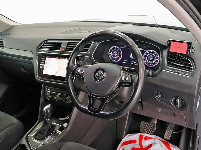 ティグアン TDI 4モーション ハイライン 1オーナー禁煙車 9インチディスカバープロ オールインセーフティ 全方位カメラ 追従式クルーズコントロール Bluetooth フルセグTV シートヒーター ドライブレコーダー スマートキー2個(12枚目)
