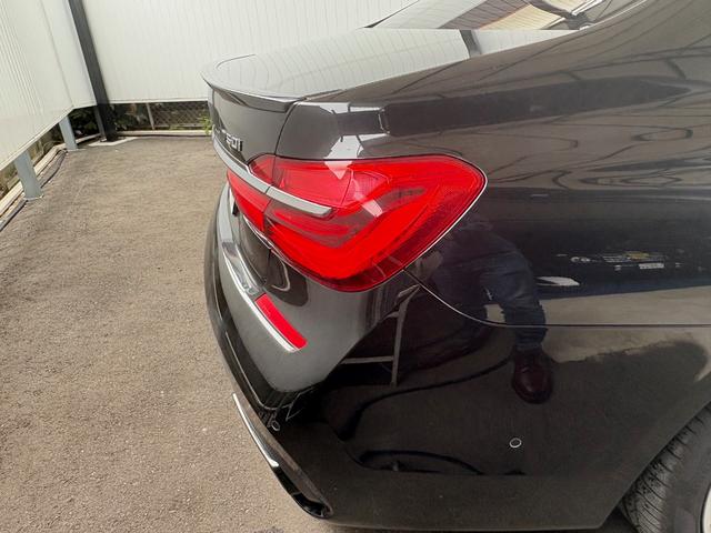 ７シリーズ ７５０ｉ　Ｍスポーツ　Ｖ８ツインターボ／黒革（17枚目）