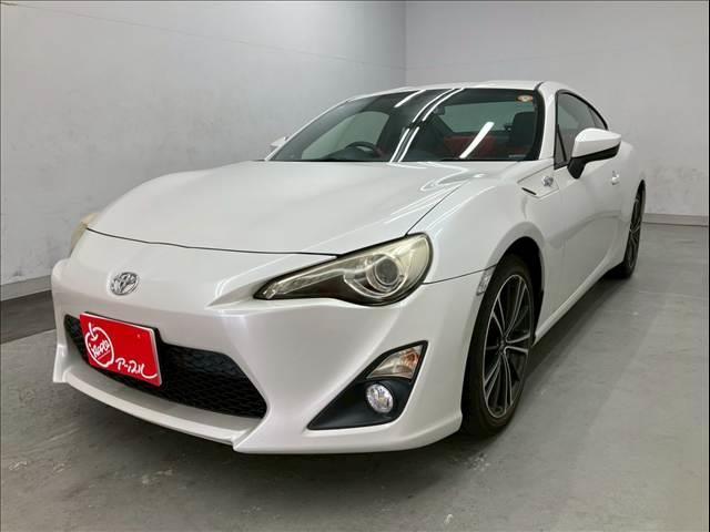 ８６ ＧＴリミテッド　ユーザー買取車両　ＴＲＤ４本出しマフラー　純正１７インチアルミホイール　社外ナビ　フルセグＴＶ　Ｂｌｕｅｔｏｏｔｈ接続可　バックカメラ　リアスポイラー　ＥＴＣ（12枚目）