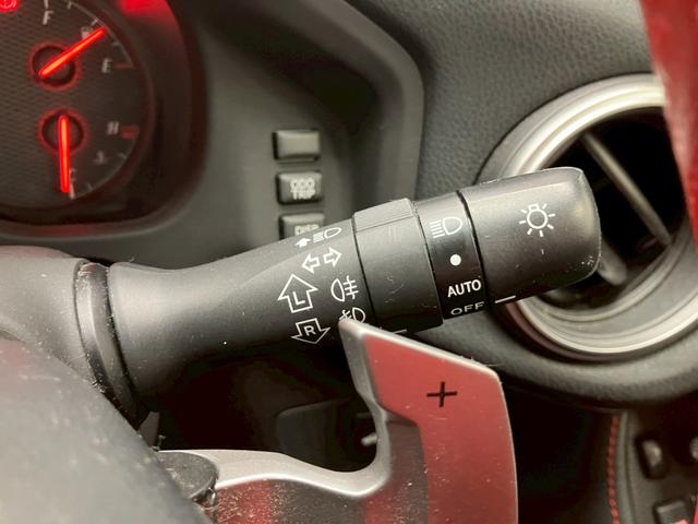 ８６ ＧＴリミテッド　ユーザー買取車両　ＴＲＤ４本出しマフラー　純正１７インチアルミホイール　社外ナビ　フルセグＴＶ　Ｂｌｕｅｔｏｏｔｈ接続可　バックカメラ　リアスポイラー　ＥＴＣ（28枚目）