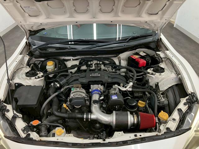８６ ＧＴリミテッド　ユーザー買取車両　ＴＲＤ４本出しマフラー　純正１７インチアルミホイール　社外ナビ　フルセグＴＶ　Ｂｌｕｅｔｏｏｔｈ接続可　バックカメラ　リアスポイラー　ＥＴＣ（41枚目）