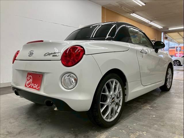 コペン ２０ｔｈアニバーサリーエディション　２０周年特別仕様車　１０００台限定　ＢＢＳ１６インチアルミホイール　革シート　社外ナビ　フルセグＴＶ　シートヒーター　電動開閉ルーフ　ＬＥＤヘッドライト　Ｂｌｕｅｔｏｏｔｈ接続　ＥＴＣ　インテリキー（10枚目）