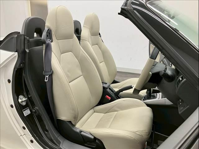 コペン ２０ｔｈアニバーサリーエディション　２０周年特別仕様車　１０００台限定　ＢＢＳ１６インチアルミホイール　革シート　社外ナビ　フルセグＴＶ　シートヒーター　電動開閉ルーフ　ＬＥＤヘッドライト　Ｂｌｕｅｔｏｏｔｈ接続　ＥＴＣ　インテリキー（14枚目）
