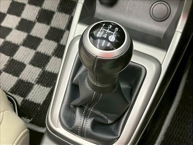 コペン ２０ｔｈアニバーサリーエディション　２０周年特別仕様車　１０００台限定　ＢＢＳ１６インチアルミホイール　革シート　社外ナビ　フルセグＴＶ　シートヒーター　電動開閉ルーフ　ＬＥＤヘッドライト　Ｂｌｕｅｔｏｏｔｈ接続　ＥＴＣ　インテリキー（21枚目）