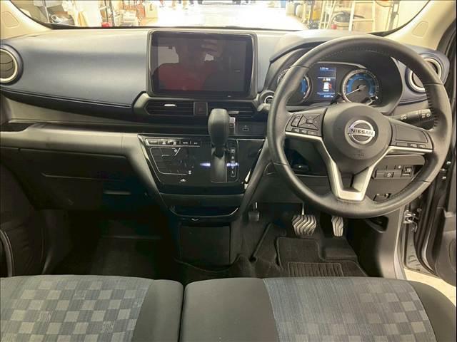 デイズ ハイウェイスターＸ　ユーザー買取車両　衝突被害軽減ブレーキ　純正１４インチアルミホイール　社外ナビ　フルセグＴＶ　Ｂｌｕｅｔｏｏｔｈ接続可　全方位カメラ　バックカメラ　オートライト　ＬＥＤヘッドライト（4枚目）