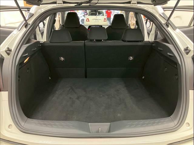 Ｃ－ＨＲ Ｓ　純正ナビ　バックカメラ　衝突被害軽減ブレーキ　レーダークルーズコントロール　フルセグＴＶ　Ｂｌｕｅｔｏｏｔｈ接続可　オートハイビーム　純正１７インチアルミホイール　ドラレコ　ＥＴＣ　インテリキー（15枚目）