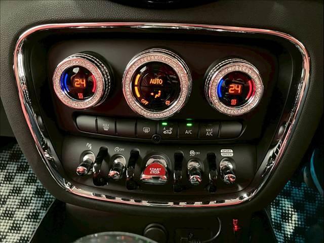 ＭＩＮＩ クーパーＳＤ　クラブマン　アドバンレーシング１８インチアルミホイール　純正ナビ　社外フルセグＴＶ　バックカメラ　スマートキー　コーナーセンサー　　革調シートカバー（21枚目）