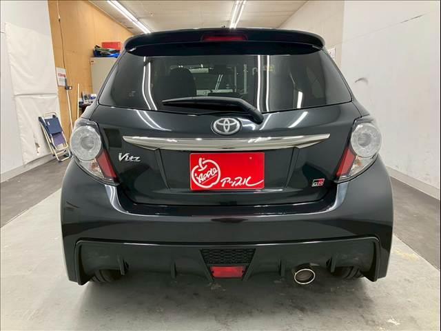 ヴィッツ GR SPORT “GR” 衝突被害軽減ブレーキ 純正17インチアルミホイール 純正ナビ フルセグTV Bluetooth接続可 バックカメラ オートハイビーム レーンキープアシスト LEDヘッドライト オートライト ETC(3枚目)