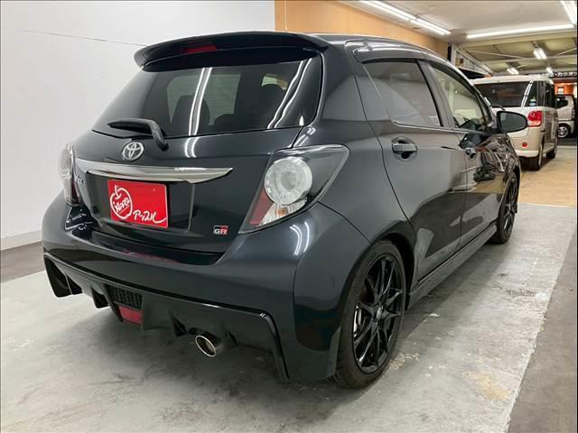 ヴィッツ GR SPORT “GR” 衝突被害軽減ブレーキ 純正17インチアルミホイール 純正ナビ フルセグTV Bluetooth接続可 バックカメラ オートハイビーム レーンキープアシスト LEDヘッドライト オートライト ETC(10枚目)