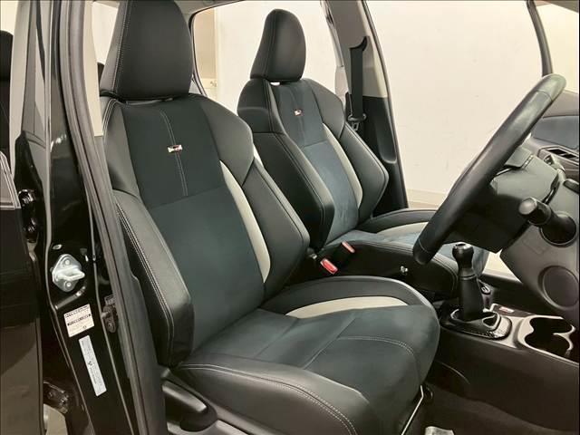 ヴィッツ GR SPORT “GR” 衝突被害軽減ブレーキ 純正17インチアルミホイール 純正ナビ フルセグTV Bluetooth接続可 バックカメラ オートハイビーム レーンキープアシスト LEDヘッドライト オートライト ETC(13枚目)