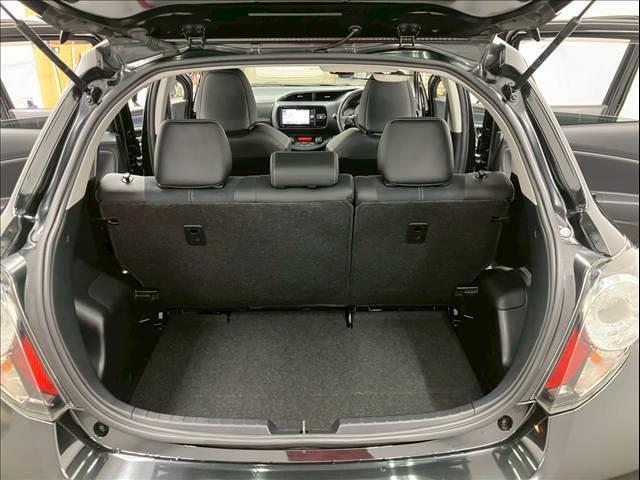 ヴィッツ GR SPORT “GR” 衝突被害軽減ブレーキ 純正17インチアルミホイール 純正ナビ フルセグTV Bluetooth接続可 バックカメラ オートハイビーム レーンキープアシスト LEDヘッドライト オートライト ETC(15枚目)