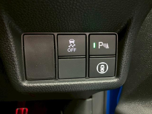 シビック タイプR レーシングブラックパッケージ 衝突被害軽減ブレーキ 6速MT 純正19インチアルミホイール 純正ナビ Bluetooth接続可 バックカメラ レーンキープアシスト ブラインドスポットモニター クリアランスソナー ワイヤレス充電(39枚目)