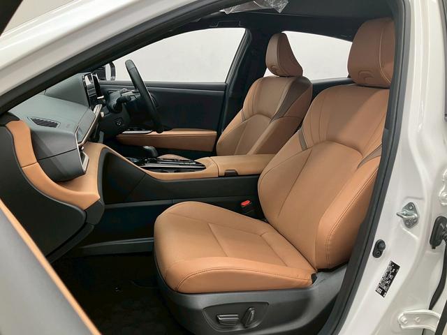 クラウンスポーツ Z パノラマルーフ 衝突被害軽減ブレーキ 純正21インチアルミホイール 純正ナビ Bluetooth接続 全方位カメラ クリアランスソナー レーンキープアシスト ブラインドスポットモニター(17枚目)