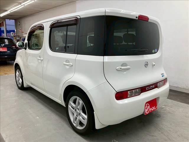 キューブ １５Ｇ　純正ナビ　バックカメラ　フルセグＴＶ　Ｂｌｕｅｔｏｏｔｈ接続　ＣＤ　ＤＶＤ　純正１６インチアルミホイール　スマートキー　ＥＴＣ　ユーザー買取車（11枚目）