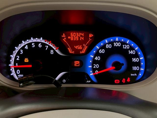 キューブ １５Ｇ　純正ナビ　バックカメラ　フルセグＴＶ　Ｂｌｕｅｔｏｏｔｈ接続　ＣＤ　ＤＶＤ　純正１６インチアルミホイール　スマートキー　ＥＴＣ　ユーザー買取車（29枚目）