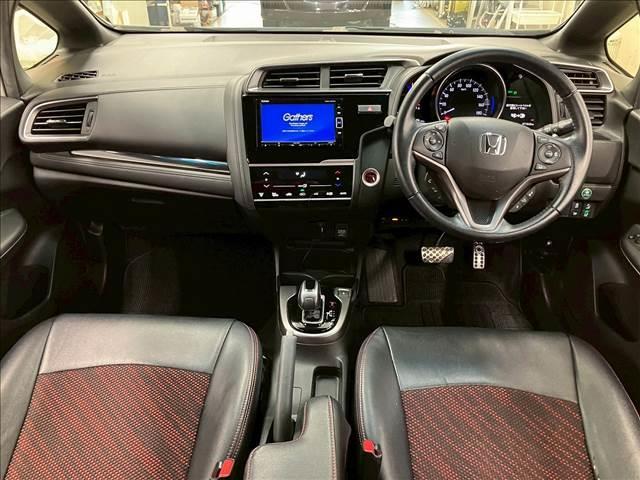 フィットハイブリッド Ｓ　ホンダセンシング　ユーザー買取車両　純正ナビ　フルセグＴＶ　Ｂｌｕｅｔｏｏｔｈ接続可　バックカメラ　レーンキープアシスト　レーダークルーズコントロール　ＬＥＤヘッドライト　オートライト　ＥＴＣ　スマートキー（4枚目）