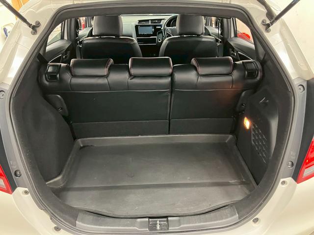 フィットハイブリッド Ｓ　ホンダセンシング　ユーザー買取車両　純正ナビ　フルセグＴＶ　Ｂｌｕｅｔｏｏｔｈ接続可　バックカメラ　レーンキープアシスト　レーダークルーズコントロール　ＬＥＤヘッドライト　オートライト　ＥＴＣ　スマートキー（26枚目）