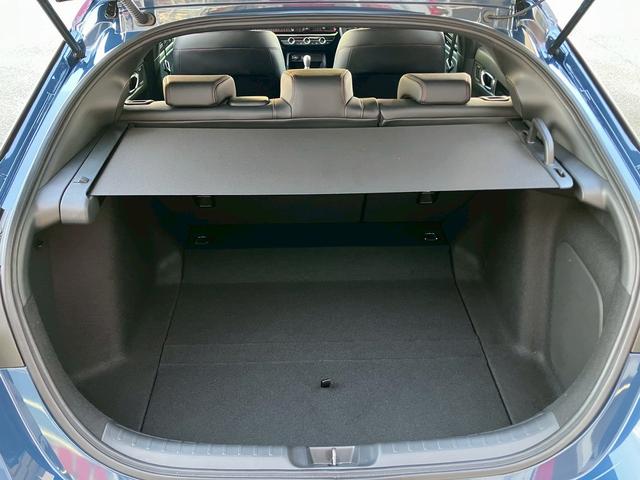 シビック ＲＳ　ユーザー買取車両　ブリッツ車高調　レイズホムラアルミホイール　衝突被害軽減ブレーキ　純正ディスプレイオーディオ　Ｂｌｕｅｔｏｏｔｈ接続　バックカメラ　シートヒーター　パワーシート　社外リップスポイラー（26枚目）