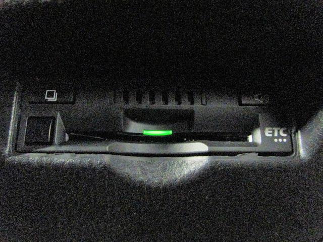 S 社外SDナビTV フルセグ CD・DVD・BT Bカメラ ETC ドラレコ インテリキー レーダークルーズコントロール 純正17AW Aストップ トヨタセーフティセンスP プリクラッシュ ワンオーナー(5枚目)