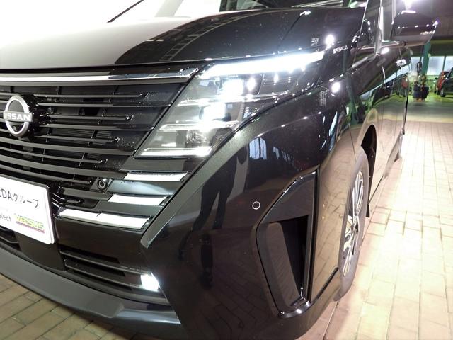 ハイウェイスターV 登録済未使用車 8人乗り 寒冷地仕様(ホットプラスパック)+PTC素子ヒーター ナビ取付PKG オーディオレス ProPILOT アラウンドビュ-M インテリジェントルームM Wパワスラ ステア&シートヒーター 純正18AW(17枚目)