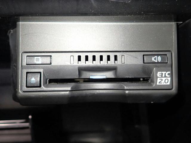 ＣＴ ＣＴ２００ｈ　Ｆ　ＳＰＯＲＴ　Ｌ・ＳａｆｅｔｙＳｙｓｔｅｍ＋　禁煙　純正ＳＤナビ　フルセグ　ＤＶＤ　Ｂｌｕｅｔｏｏｔｈ　Ｂカメラ　ＥＴＣ２．０　ＬＥＤヘッド　レーダークルーズＣ　ＡＴハイビーム　パーキングセンサー　赤黒レザー　パワーシート　専用サス　純正１７ＡＷ（9枚目）