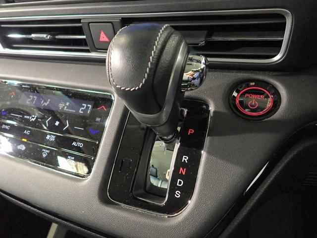 オデッセイハイブリッド e:HEV ABSOLUTE EX HondaSENSING 禁煙 ナビ装着用SP 純10インチナビ フルセグ DVD BT マルチビューカメラ ETC2.0 ドラレコ ハーフレザー Wパワスラ Pテールゲート 純ノイズリデューシング18AW AC電源1500W(19枚目)