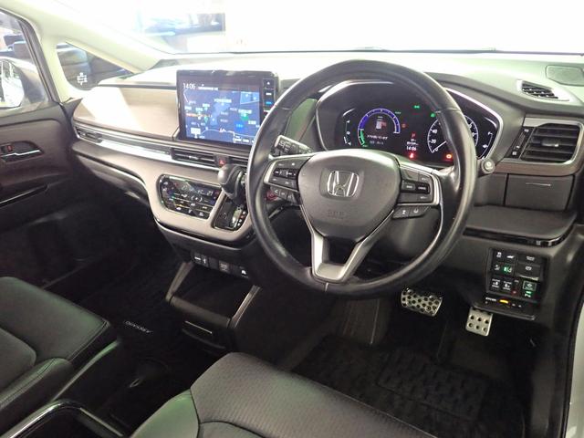 オデッセイハイブリッド e:HEV ABSOLUTE EX HondaSENSING 禁煙 ナビ装着用SP 純10インチナビ フルセグ DVD BT マルチビューカメラ ETC2.0 ドラレコ ハーフレザー Wパワスラ Pテールゲート 純ノイズリデューシング18AW AC電源1500W(20枚目)