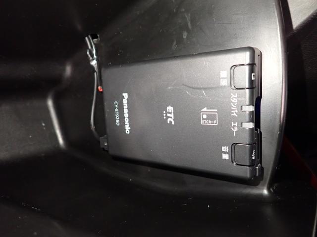 スイフトスポーツ ベースグレード セーフティパッケージ装着車 6AT 禁煙 デュアルセンサーブレーキサポート 社外SDナビ フルセグTV DVD Bluetooth Bカメラ ETC Wドラレコ レーダークルーズC シートヒーター パドルシフト ICターボ 純正17AW(9枚目)