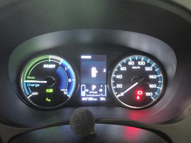 アウトランダーPHEV GプレミアムPKG (QUICK・CHARGE) 4WD e‐Assist 禁煙 純正7.7型SDナビ フルセグTV DVD BT マルチアラウンドM LEDヘッド レーダークルーズC ATハイビーム 黒革シート シートヒーター Pテールゲート 純正18AW(18枚目)