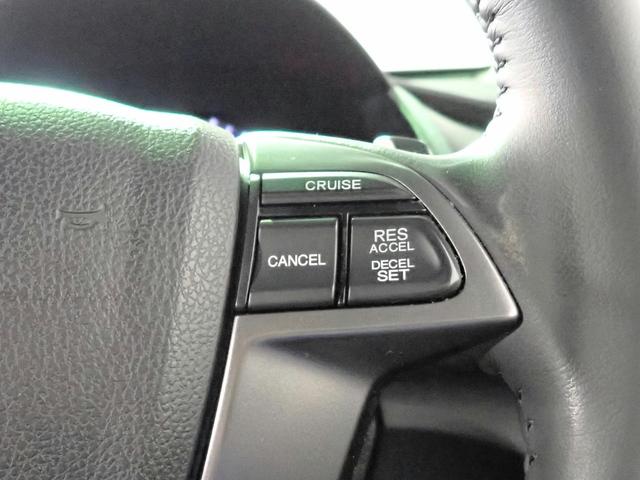 オデッセイ Ａｂｓｏｌｕｔｅ　マルチナビパッケージ　７人乗り　禁煙　純正ＨＤＤナビ　フルセグ　ＤＶＤ　ＵＳＢ　ＡＵＸ　マルチディスプレイカメラ　インテリキー　イモビライザー　クルーズＣ　セキュリティＡ　本革巻ステア＆ＡＴセレクトレバー　パドルシフト　純正１８ＡＷ（9枚目）