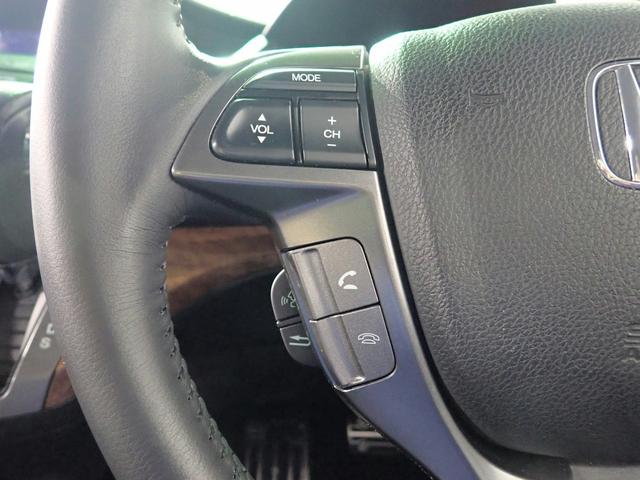 オデッセイ Ａｂｓｏｌｕｔｅ　マルチナビパッケージ　７人乗り　禁煙　純正ＨＤＤナビ　フルセグ　ＤＶＤ　ＵＳＢ　ＡＵＸ　マルチディスプレイカメラ　インテリキー　イモビライザー　クルーズＣ　セキュリティＡ　本革巻ステア＆ＡＴセレクトレバー　パドルシフト　純正１８ＡＷ（15枚目）