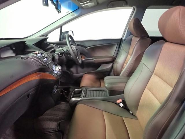 オデッセイ Ａｂｓｏｌｕｔｅ　マルチナビパッケージ　７人乗り　禁煙　純正ＨＤＤナビ　フルセグ　ＤＶＤ　ＵＳＢ　ＡＵＸ　マルチディスプレイカメラ　インテリキー　イモビライザー　クルーズＣ　セキュリティＡ　本革巻ステア＆ＡＴセレクトレバー　パドルシフト　純正１８ＡＷ（22枚目）