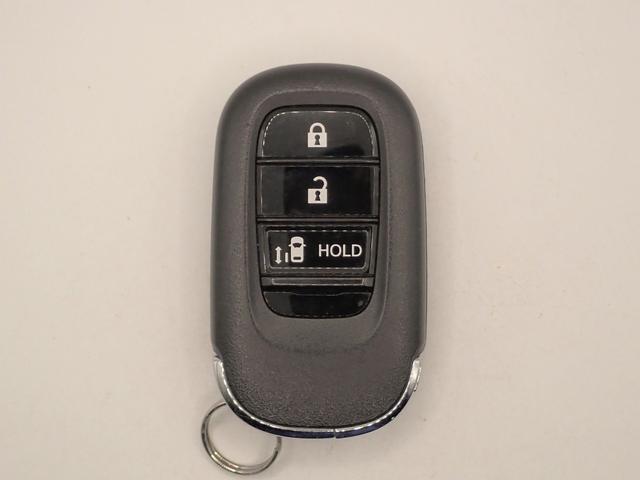 Ｎ－ＢＯＸ ファッションスタイル　ＨｏｎｄａＳＥＮＳＩＮＧ　ナビ装着用ＳＰ　禁煙　純正８インチＭナビ　フルセグ　ＵＳＢ　ＢＴ　Ｂカメラ　ＬＥＤヘッド　アダクティブクルーズＣ　ＡＴハイビーム　Ｐセンサー　Ｌパワスラ　ステアＳＷ　Ａストップ　オフホワイトアクセント（8枚目）
