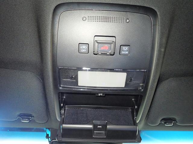 クラウンハイブリッド S スポーツスタイル 特別仕様車 T・SafetySense 禁煙 純正Mナビ フルセグTV DVD USB AUX BT Bカメラ ETC LEDヘッド レーダークルーズC BSM スモーク塗装LEDヘッド&Rコンビ スモークメッキモール ブラック塗装18AW(15枚目)