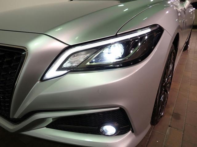 クラウンハイブリッド S スポーツスタイル 特別仕様車 T・SafetySense 禁煙 純正Mナビ フルセグTV DVD USB AUX BT Bカメラ ETC LEDヘッド レーダークルーズC BSM スモーク塗装LEDヘッド&Rコンビ スモークメッキモール ブラック塗装18AW(26枚目)