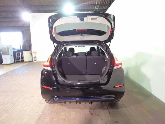 リーフ Ｇ　ＰｒｏＰＩＬＯＴ　エマージェンシーブレーキ　禁煙　純正ＳＤナビ　フルセグＴＶ　ＤＶＤ　ＵＳＢ　ＡＵＸ　ＢＴ　アラウンドビューＭ　インテリキー　ＥＴＣ　ＬＥＤオート　ブラインドスポットＭ　Ｐセンサー　ステア＆シートＨ　ｅ－Ｐｅｄａｌ　純正１７ＡＷ（24枚目）