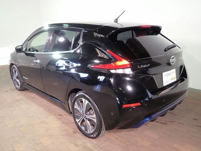 リーフ Ｇ　ＰｒｏＰＩＬＯＴ　エマージェンシーブレーキ　禁煙　純正ＳＤナビ　フルセグＴＶ　ＤＶＤ　ＵＳＢ　ＡＵＸ　ＢＴ　アラウンドビューＭ　インテリキー　ＥＴＣ　ＬＥＤオート　ブラインドスポットＭ　Ｐセンサー　ステア＆シートＨ　ｅ－Ｐｅｄａｌ　純正１７ＡＷ（30枚目）