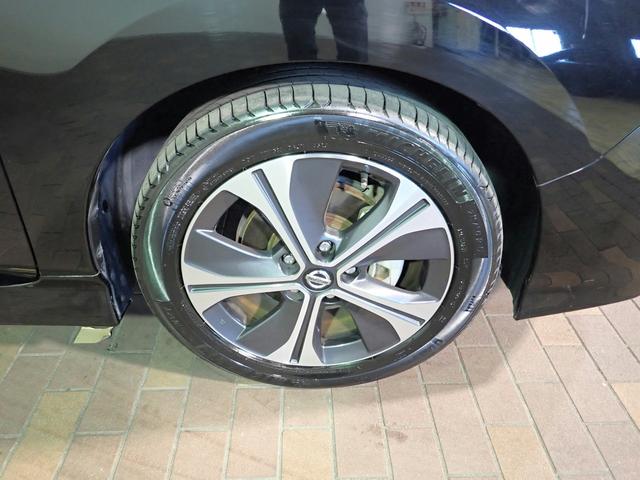 リーフ Ｇ　ＰｒｏＰＩＬＯＴ　エマージェンシーブレーキ　禁煙　純正ＳＤナビ　フルセグＴＶ　ＤＶＤ　ＵＳＢ　ＡＵＸ　ＢＴ　アラウンドビューＭ　インテリキー　ＥＴＣ　ＬＥＤオート　ブラインドスポットＭ　Ｐセンサー　ステア＆シートＨ　ｅ－Ｐｅｄａｌ　純正１７ＡＷ（32枚目）