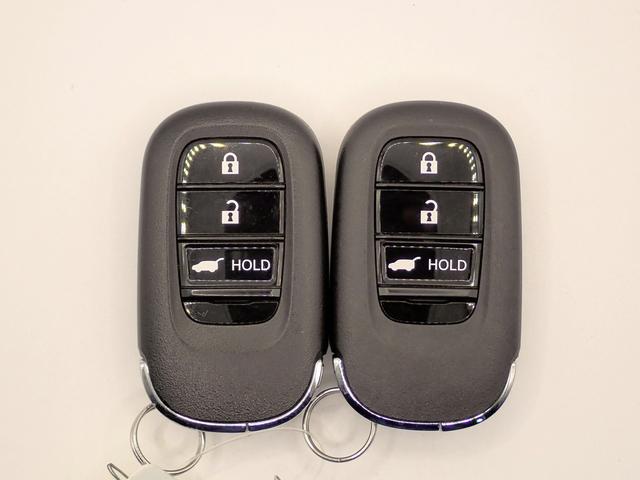 ヴェゼル ｅ：ＨＥＶ　Ｚ　ＨｏｎｄａＳＥＮＳＩＮＧ　ナビ装着用ＳＰ　禁煙　純正９インチＳＤナビ　フルセグ　ＤＶＤ　ＵＳＢ　ＢＴ　Ｂカメラ　ＥＴＣ　ＬＥＤヘッド＆フォグ　アダクティブクルーズ　ヒルディセンドＣ　ハーフレザー　ステア＆シートＨ　Ｐテールゲート　純正１７ＡＷ（8枚目）