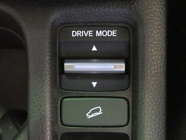 ヴェゼル ｅ：ＨＥＶ　Ｚ　ＨｏｎｄａＳＥＮＳＩＮＧ　ナビ装着用ＳＰ　禁煙　純正９インチＳＤナビ　フルセグ　ＤＶＤ　ＵＳＢ　ＢＴ　Ｂカメラ　ＥＴＣ　ＬＥＤヘッド＆フォグ　アダクティブクルーズ　ヒルディセンドＣ　ハーフレザー　ステア＆シートＨ　Ｐテールゲート　純正１７ＡＷ（15枚目）