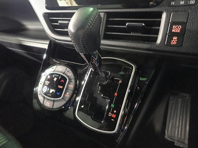 ヴォクシー ZS ToyotaSafetySense 8人乗り 禁煙 社外メモリーナビ フルセグ DVD SD BT Bカメラ インテリキー ETC LEDヘッド&フォグ プリクラッシュS クルーズC ATハイビーム Lパワスラ ステリモ Aストップ 純正16AW(18枚目)