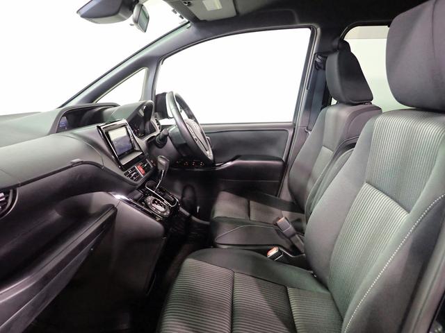 ヴォクシー ZS ToyotaSafetySense 8人乗り 禁煙 社外メモリーナビ フルセグ DVD SD BT Bカメラ インテリキー ETC LEDヘッド&フォグ プリクラッシュS クルーズC ATハイビーム Lパワスラ ステリモ Aストップ 純正16AW(22枚目)