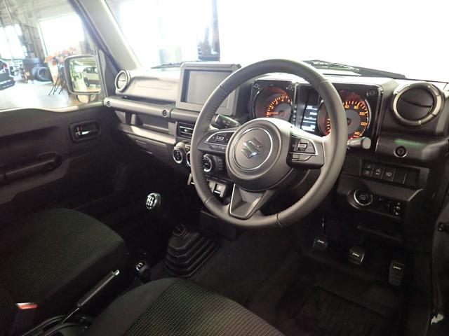 ジムニー XC パートタイム4WD 5MT 禁煙 デュアルセンサーブレーキサポート インテリキー LEDヘッド&フォグ クルーズC ATハイビーム ヒルディセンドC シートヒーター ブレーキLSD 6-SRSエアバック ICターボ 純正16AW(19枚目)