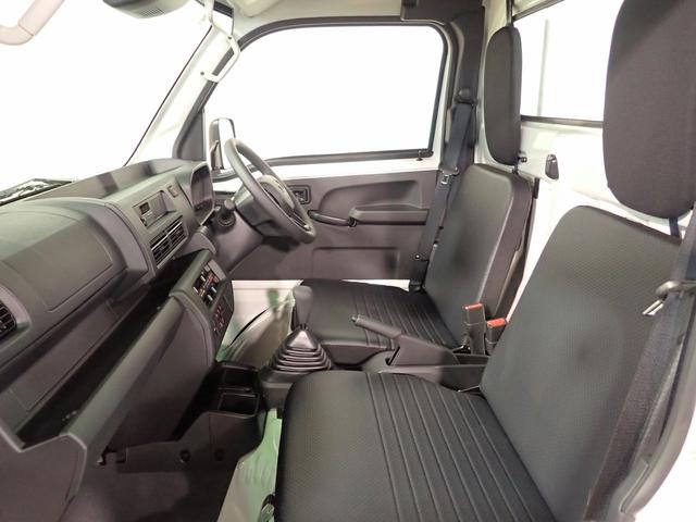 ハイゼットトラック スタンダード スマートアシスト 4WD 5MT 届出済未使用車 純正AM/FM オートライト 衝突回避支援B Pセンサー ATハイビーム クラッチスタートシステム UVカットG LEDリヤコンビ アクセサリーソケット 平シートフック ゲートチェーン(18枚目)