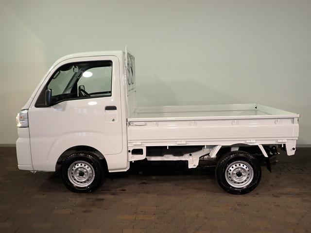 ハイゼットトラック スタンダード スマートアシスト 4WD 5MT 届出済未使用車 純正AM/FM オートライト 衝突回避支援B Pセンサー ATハイビーム クラッチスタートシステム UVカットG LEDリヤコンビ アクセサリーソケット 平シートフック ゲートチェーン(27枚目)
